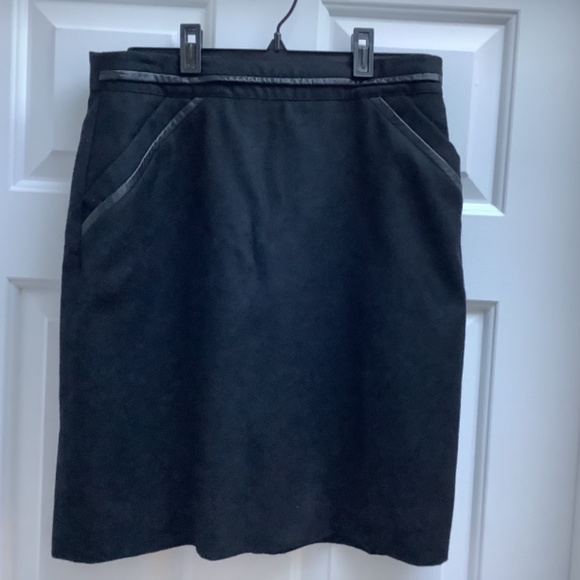 Vintage wool skirt with faux leather trim - Picture 7 of 9